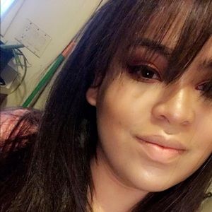 Meet your Posher, Abigail